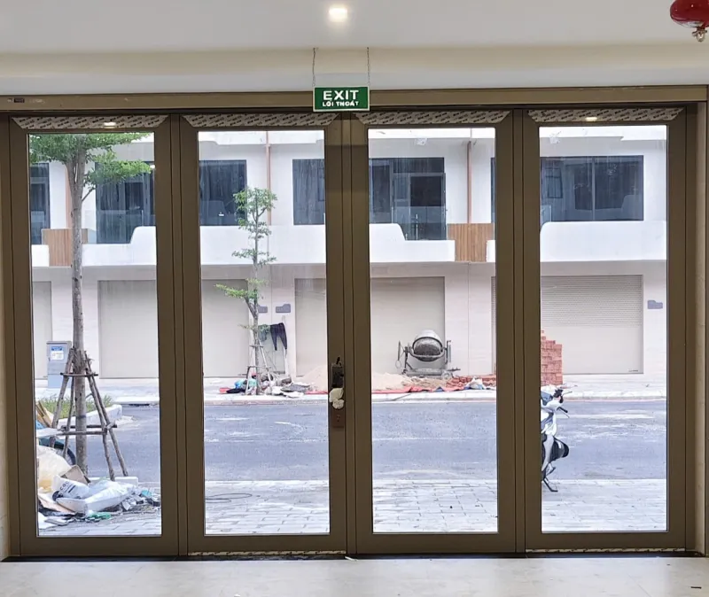 Cửa đi mở quay — hình 2/8