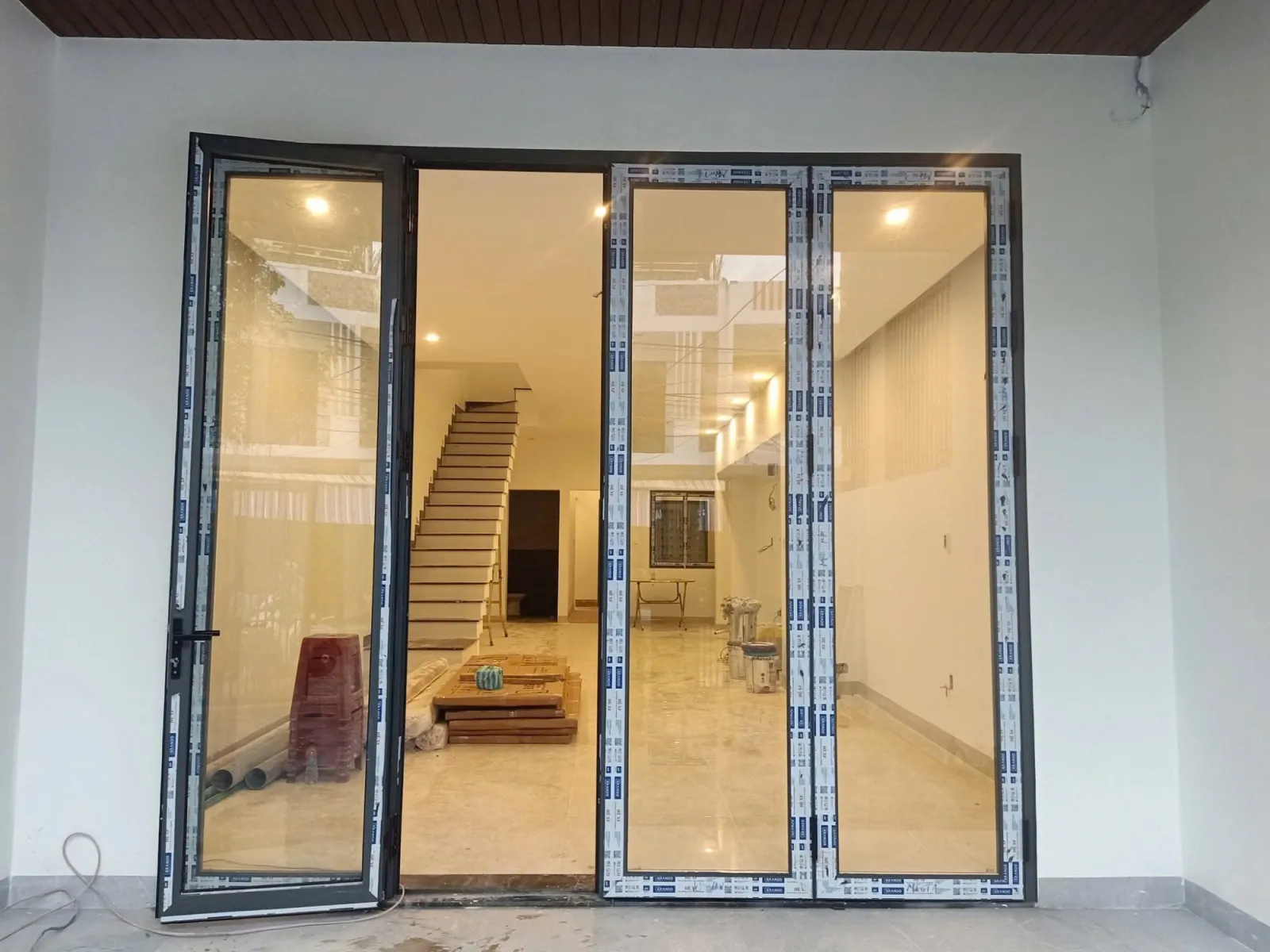 Cửa đi mở quay — hình 8/8, xem đầy đủ