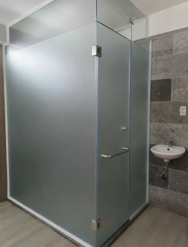 PHÒNG TẮM KÍNH 90 ĐỘ TẠI ĐÀ NẴNG – GỌN GÓC, DỄ BỐ TRÍ, TÁCH KHÔ ƯỚT HIỆU QUẢ — hình 2/3