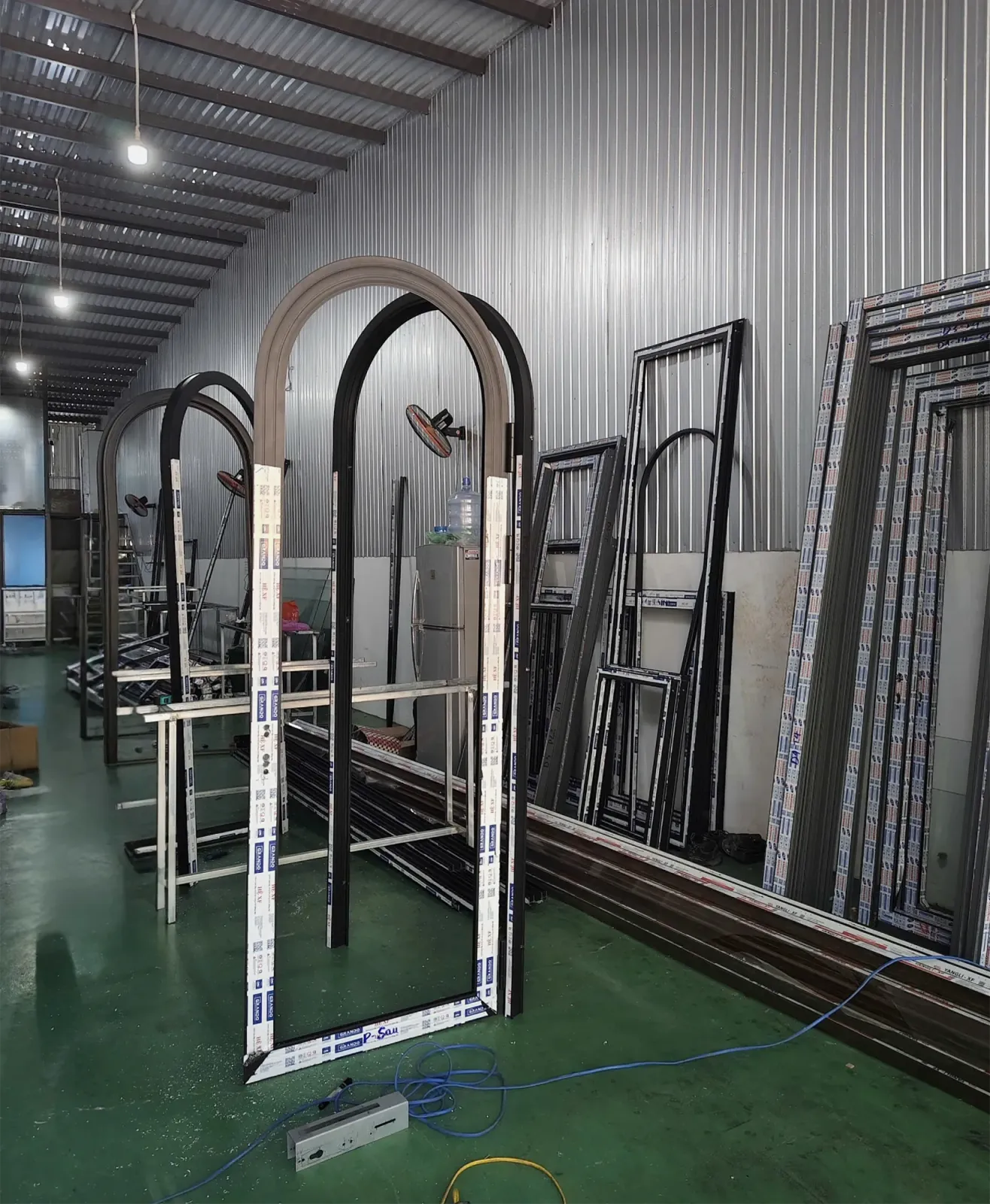 Cửa đi nhôm uốn vòm Đà Nẵng – thiết kế theo kích thước thực tế — hình 3/3, xem đầy đủ