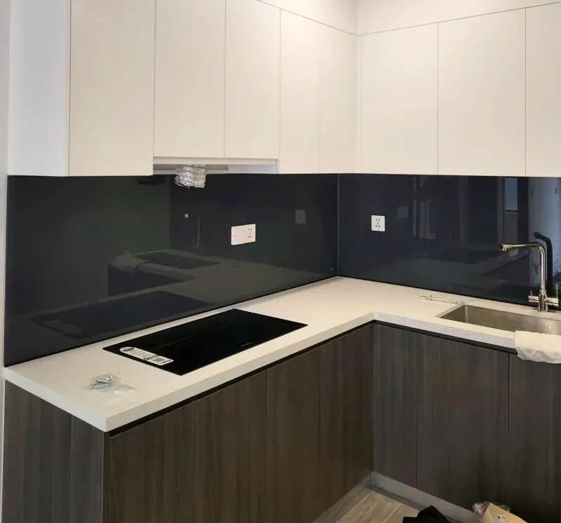 Kính bếp màu Ghi Đậm Đà Nẵng — hình 1/2