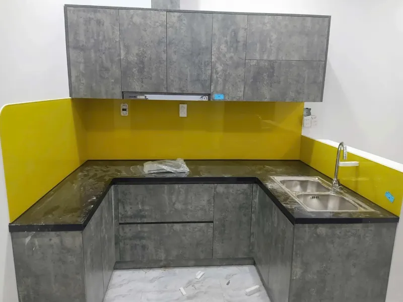 Kính bếp màu Vàng Trung Đà Nẵng — hình 1/2