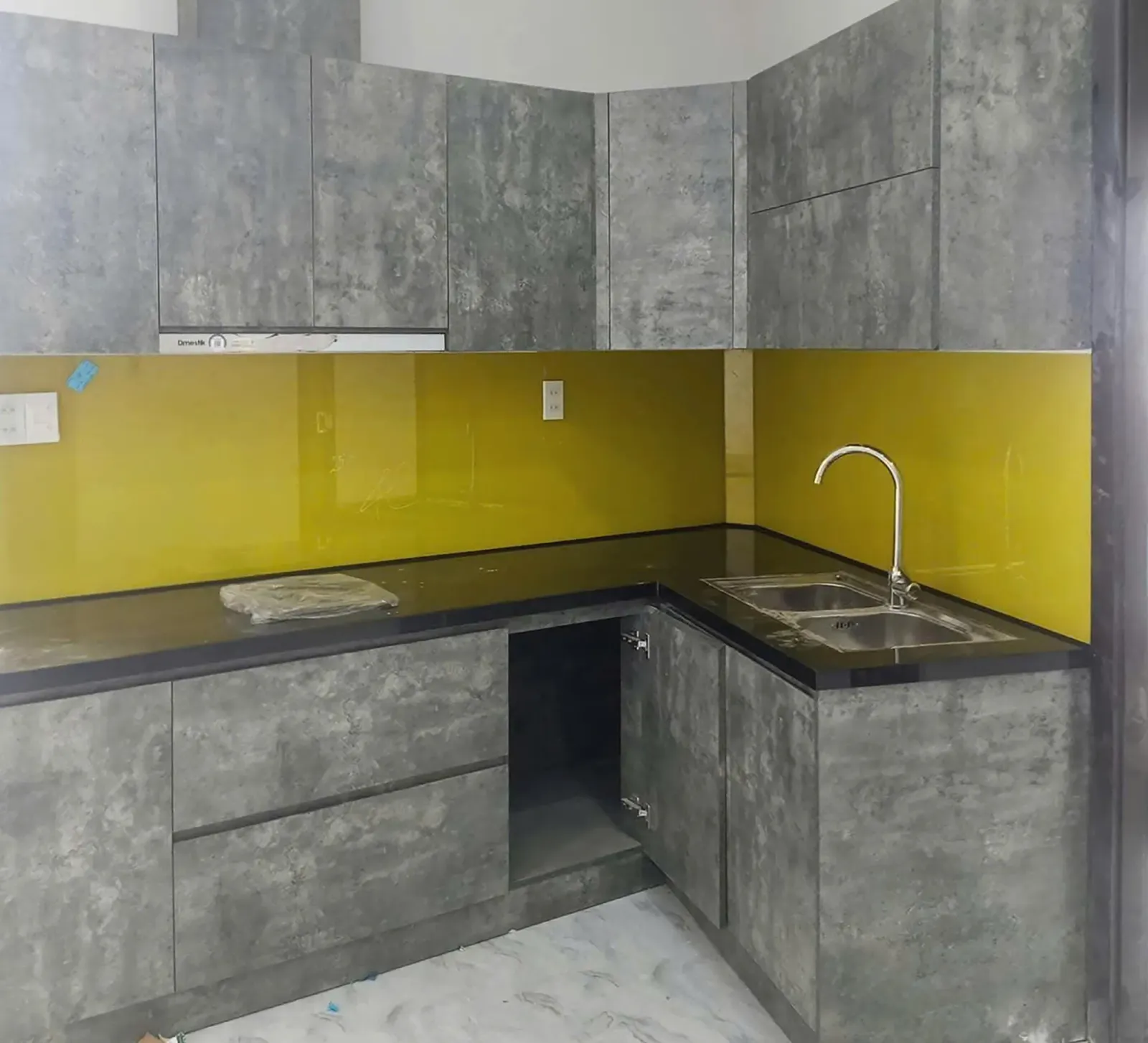 Kính bếp màu Vàng Trung Đà Nẵng — hình 2/2, xem đầy đủ