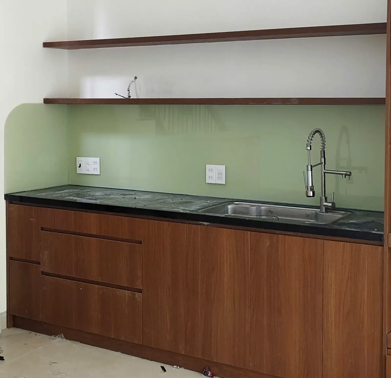 Kính bếp màu Xanh Non Đà Nẵng — hình 1/2, xem đầy đủ