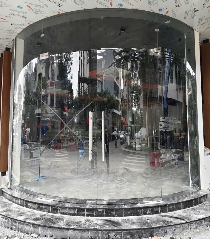 Cửa kính bản lề sàn 2 cánh tại Đà Nẵng - có vách kính và không vách kính — hình 4/4