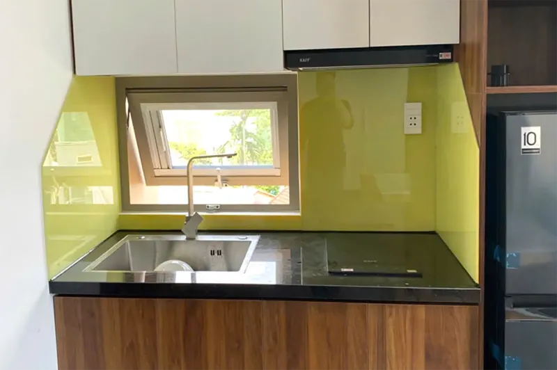 Kính bếp màu Vàng Nhạt Đà Nẵng — hình 1/4