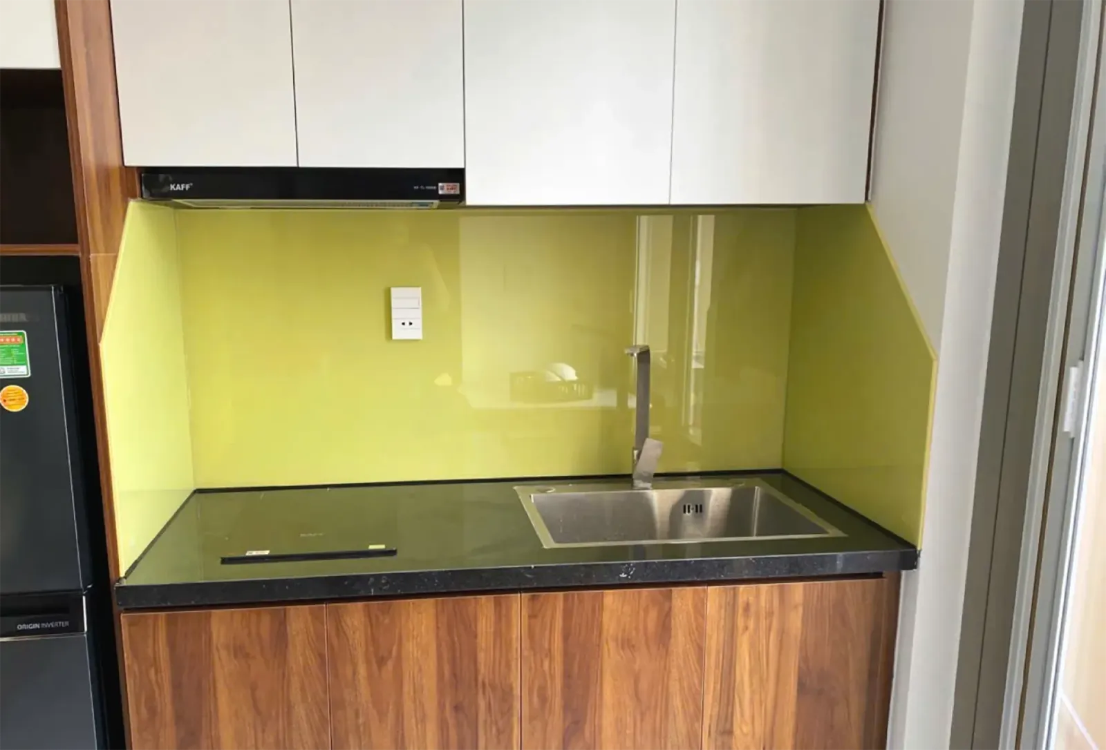 Kính bếp màu Vàng Nhạt Đà Nẵng — hình 2/4, xem đầy đủ